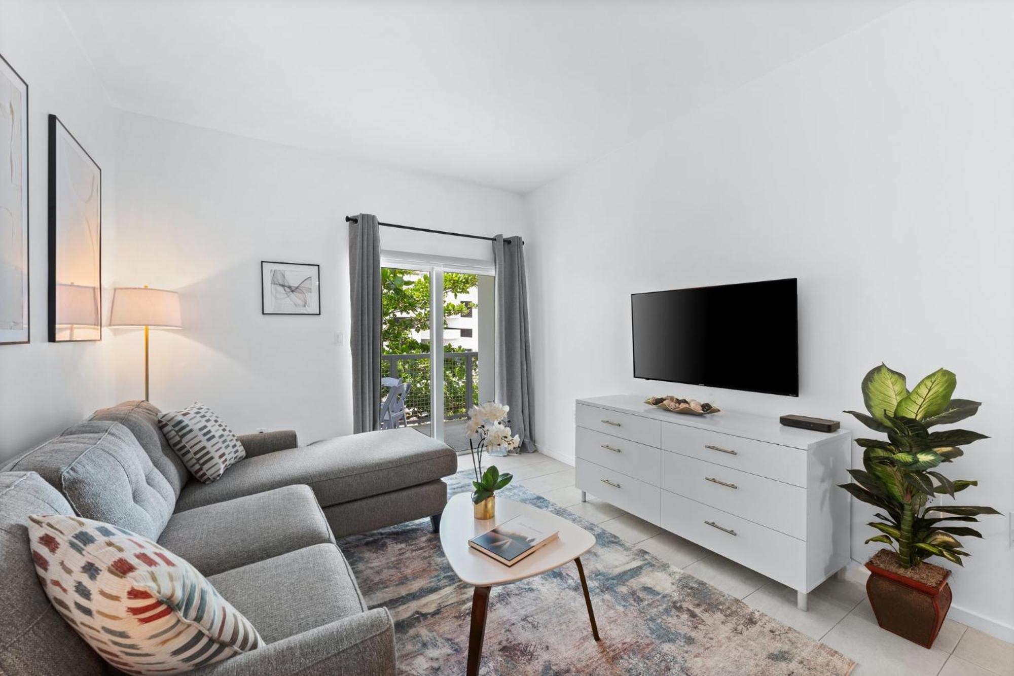 Modern Apartment In Edgewater Маямі Номер фото